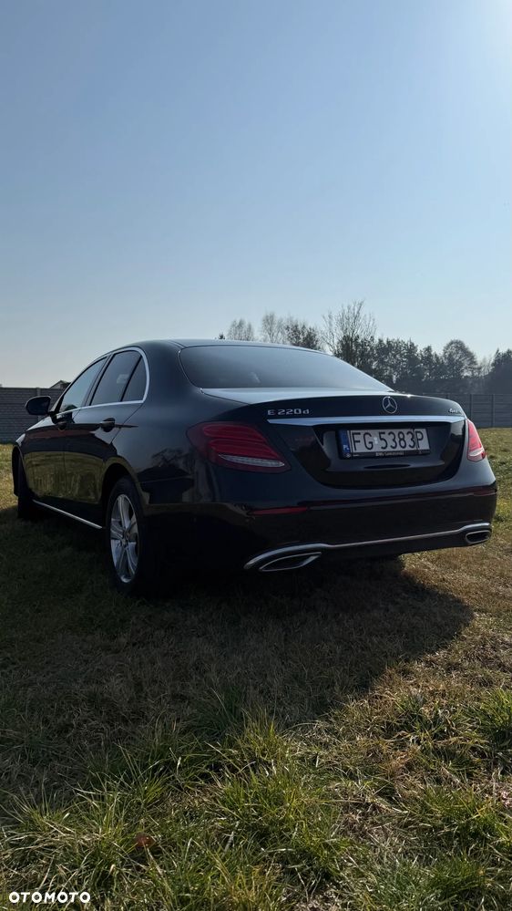 Mercedes-Benz Klasa E ver-220-d-4--matic-9g--tronic - 4