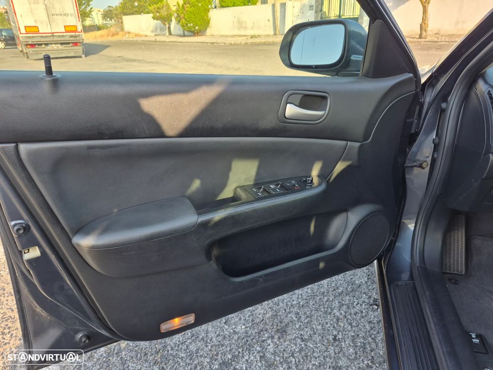 Honda Accord 2.0 Sport - 13