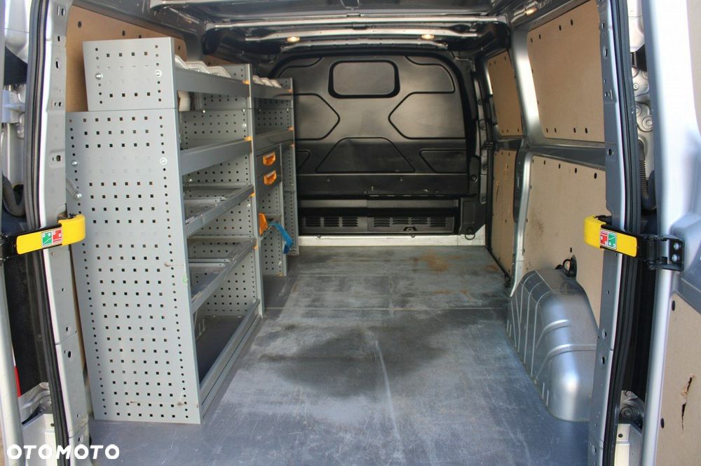 Ford Custom - 25