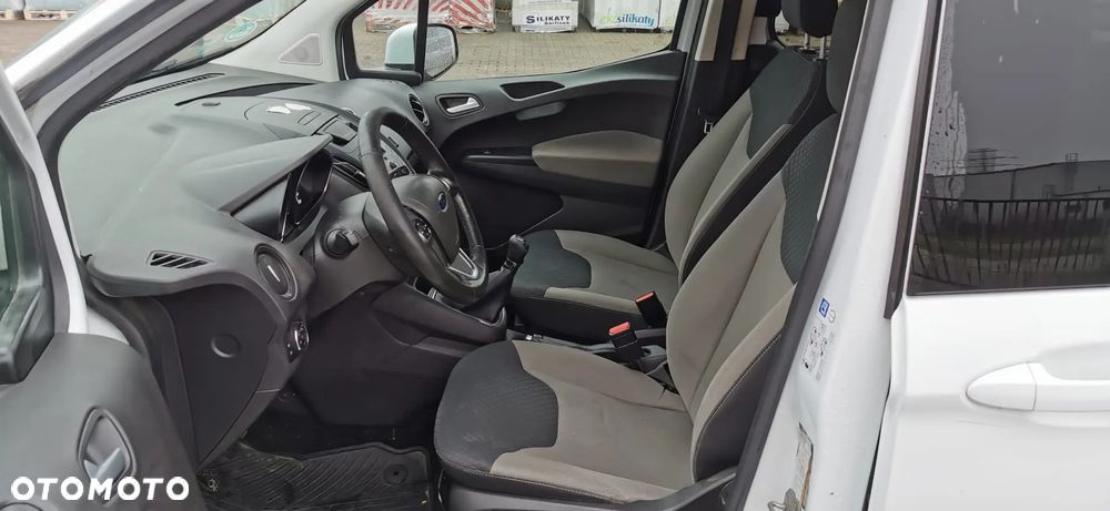 Ford Tourneo Courier 1.5 TDCi Titanium - 37