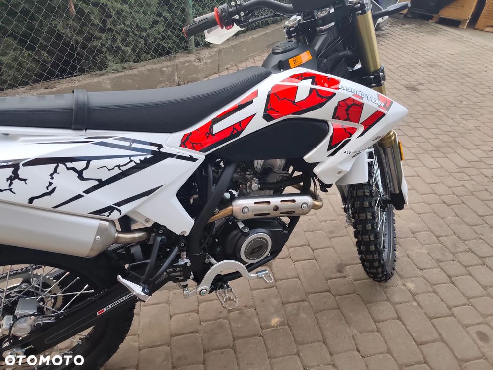 QJMOTOR COV 125X - 18