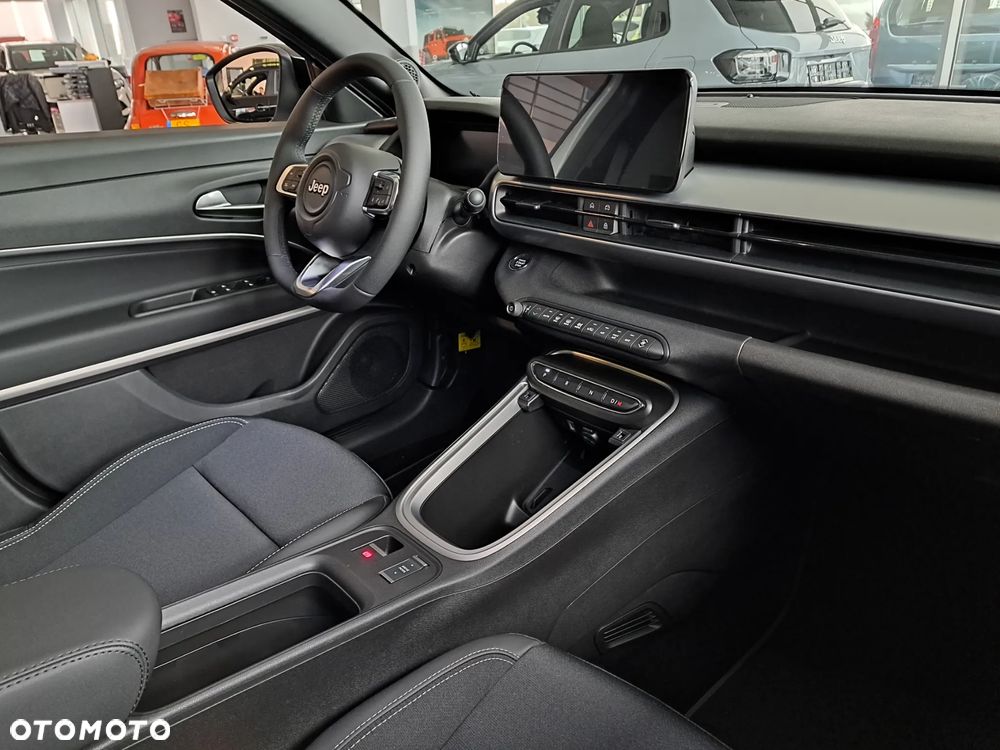 Jeep Avenger 1.2 T3 mHEV Summit FWD eDCT6 - 6