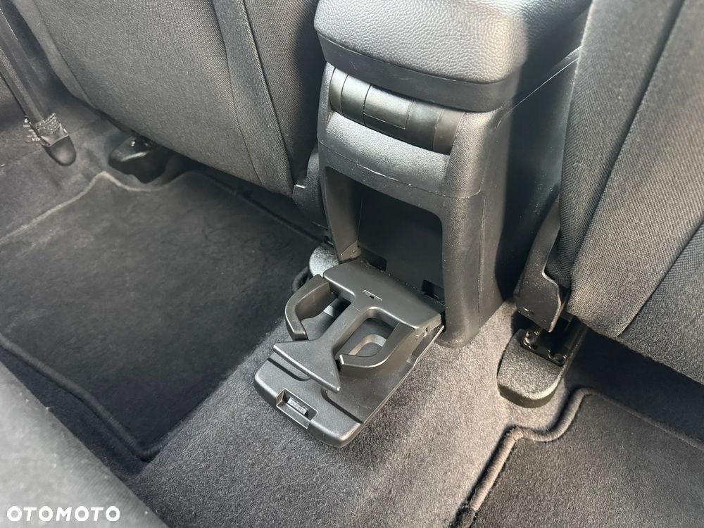 Kia Ceed 1.6 CVVT SW Dream-Team Edition - 33