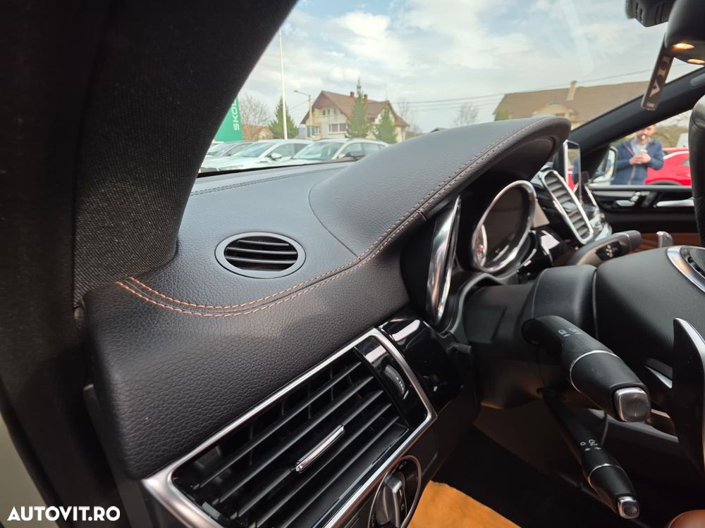 Mercedes-Benz GLE 350 d 4MATIC 9G-TRONIC AMG Line - 29