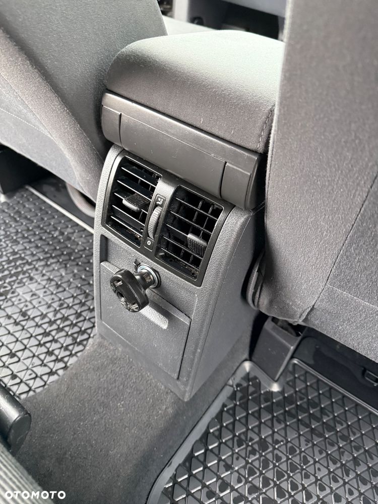 Volkswagen Touran 1.9 TDI Trendline - 32