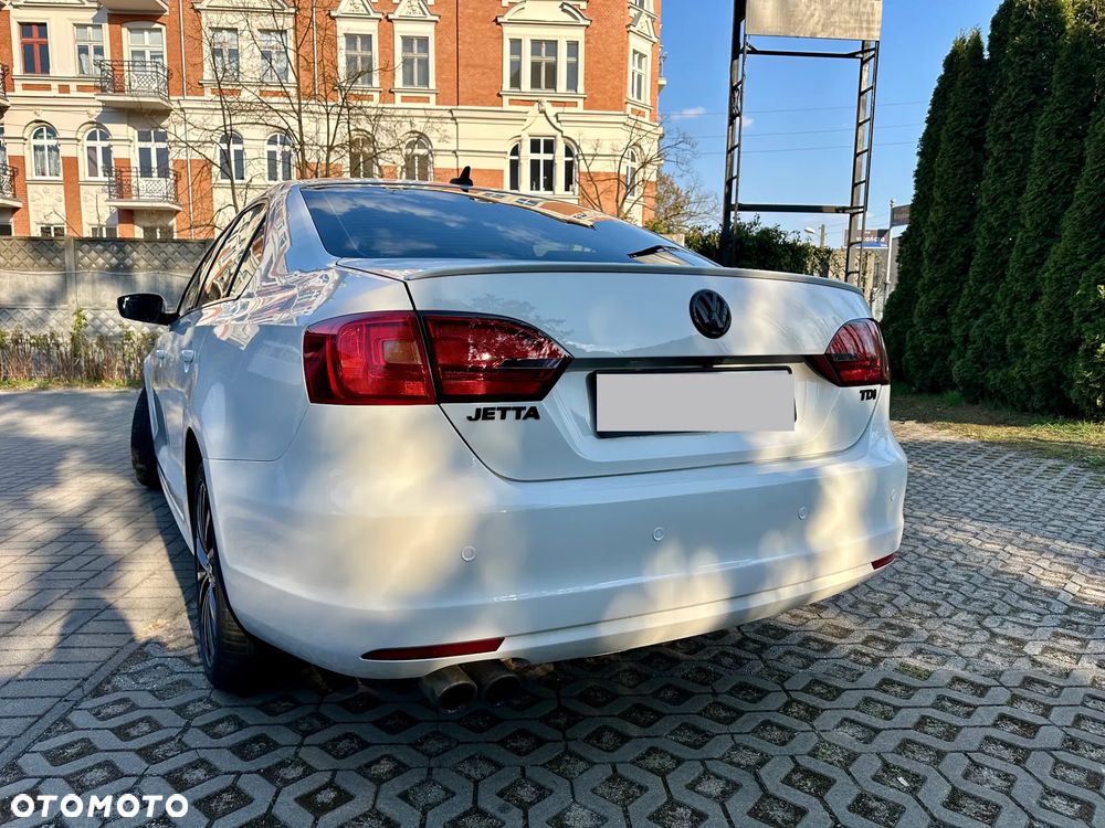 Volkswagen Jetta 2.0 TDI Highline CityLine DSG - 9