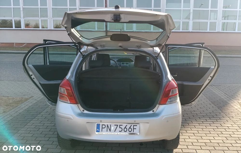 Daihatsu Charade Standard - 13