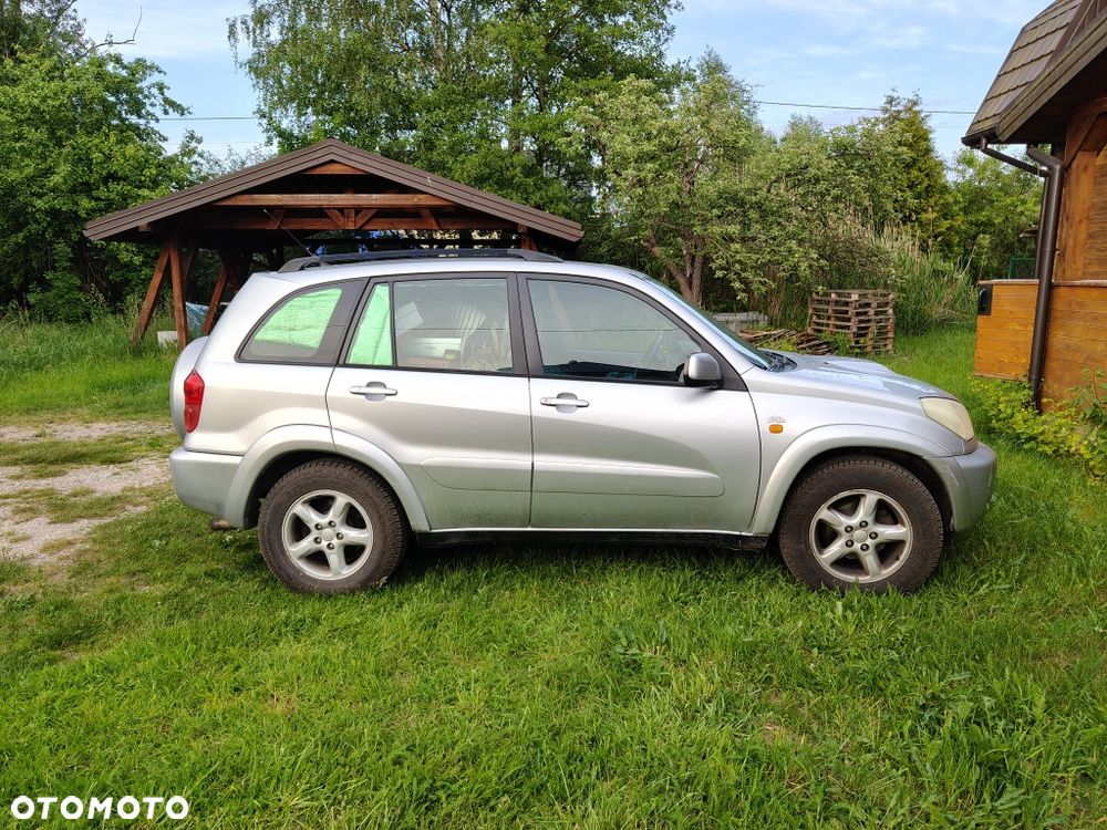 Toyota RAV4 - 4