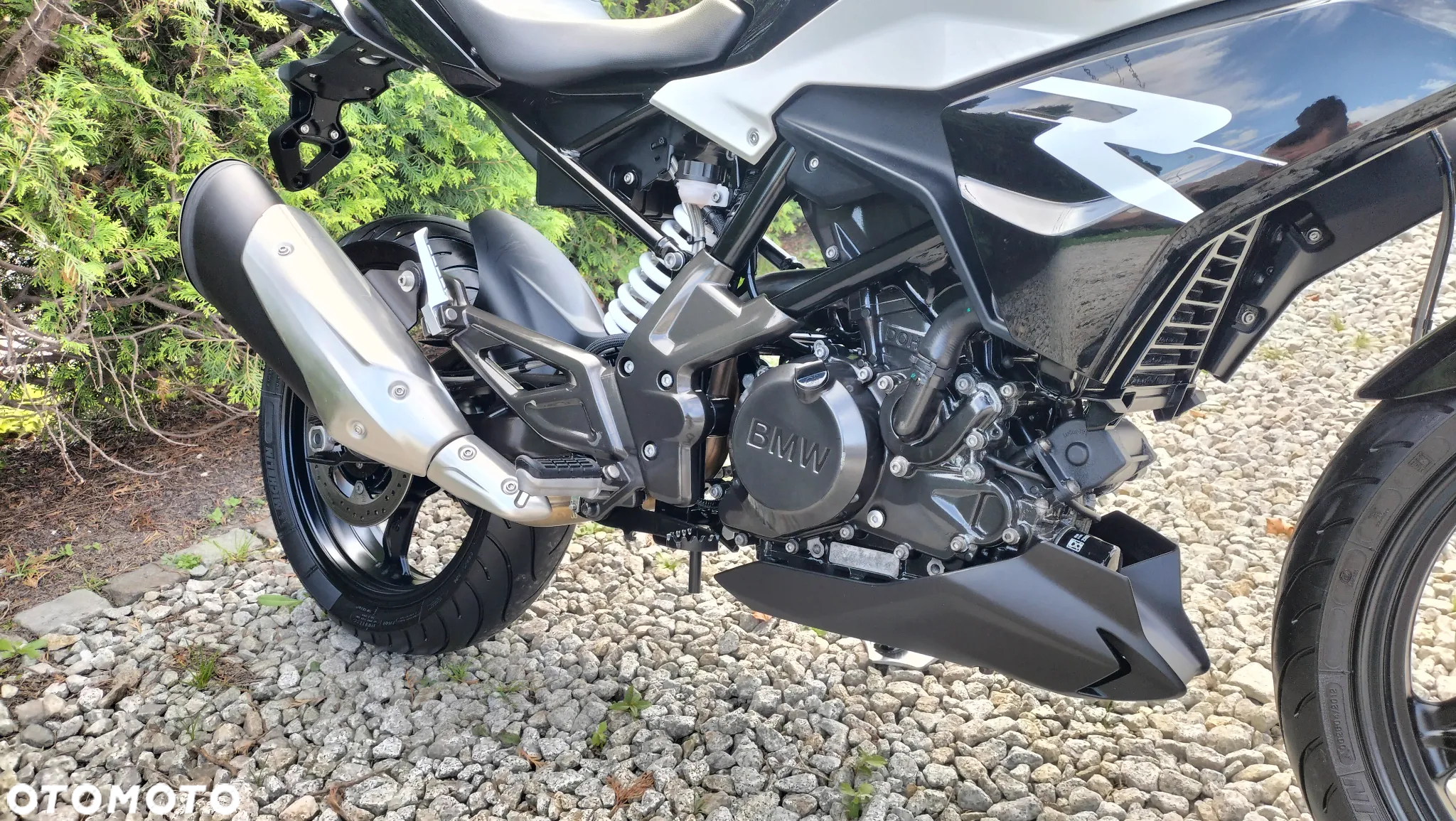 BMW G - 7