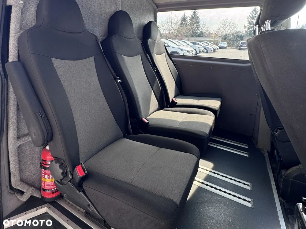 Volkswagen Transporter - 13