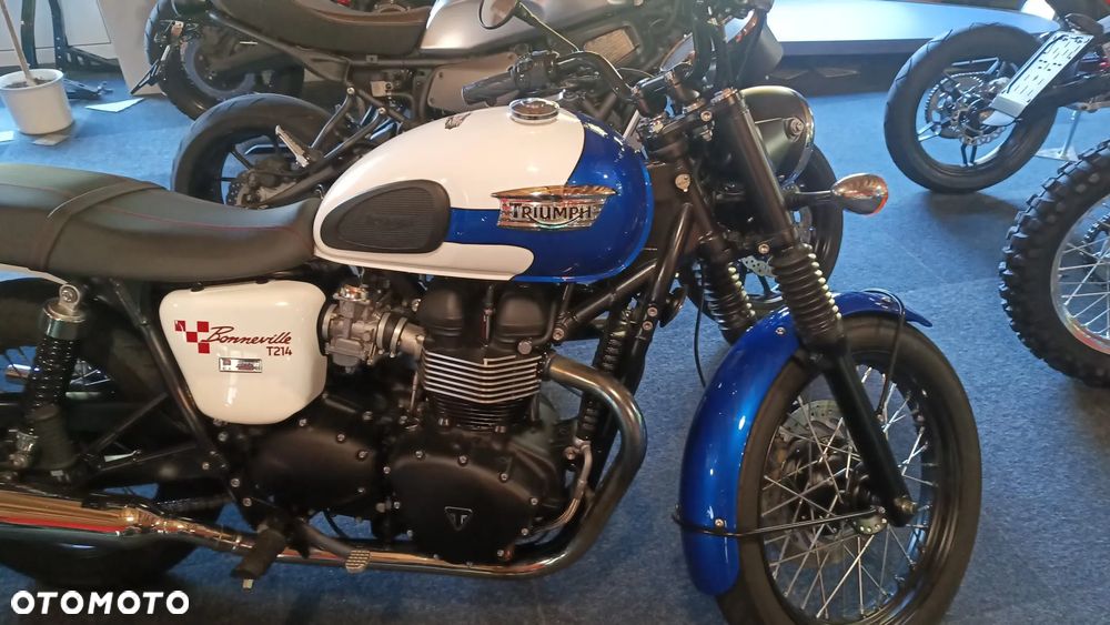 Triumph T - 2