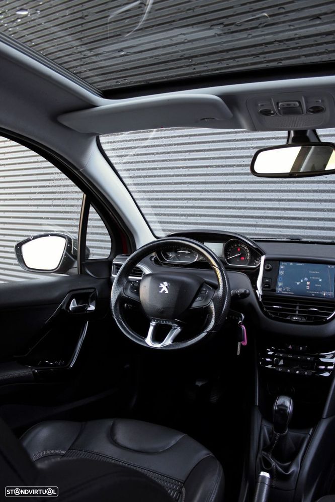 Peugeot 208 PureTech 82 Allure - 28