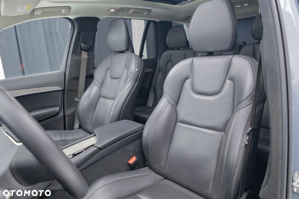 Volvo XC 90 - 31