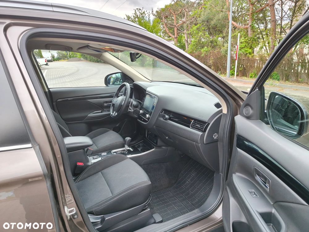 Mitsubishi Outlander 2.0 Intense + SDA 4WD CVT - 12