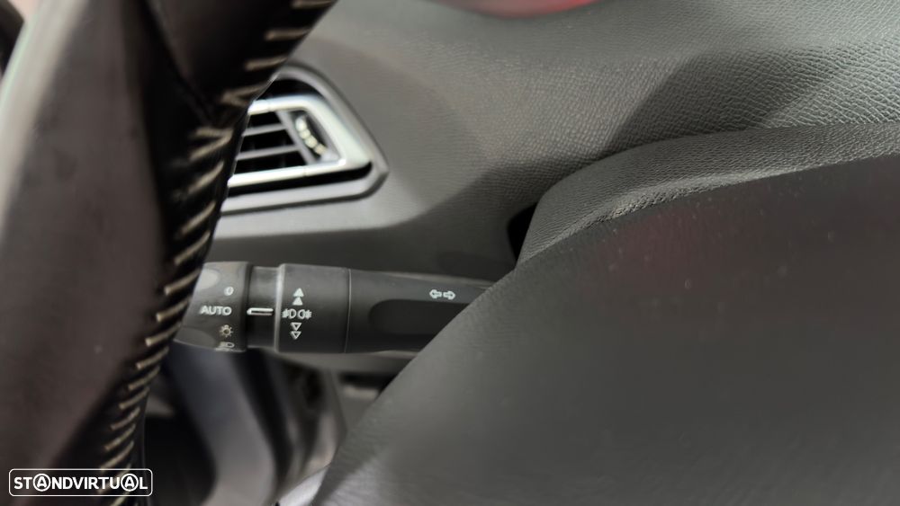 Peugeot 308 PureTech 130 GPF EAT8 Stop & Start Allure - 22