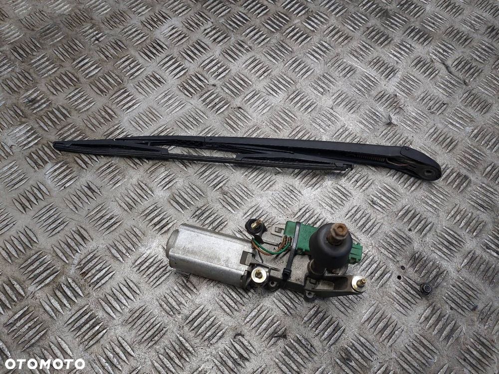 SILNICZEK WYCIERACZKI TYŁ + RAMIĘ ALFA ROMEO 156 I LIFT 64343018 - 1