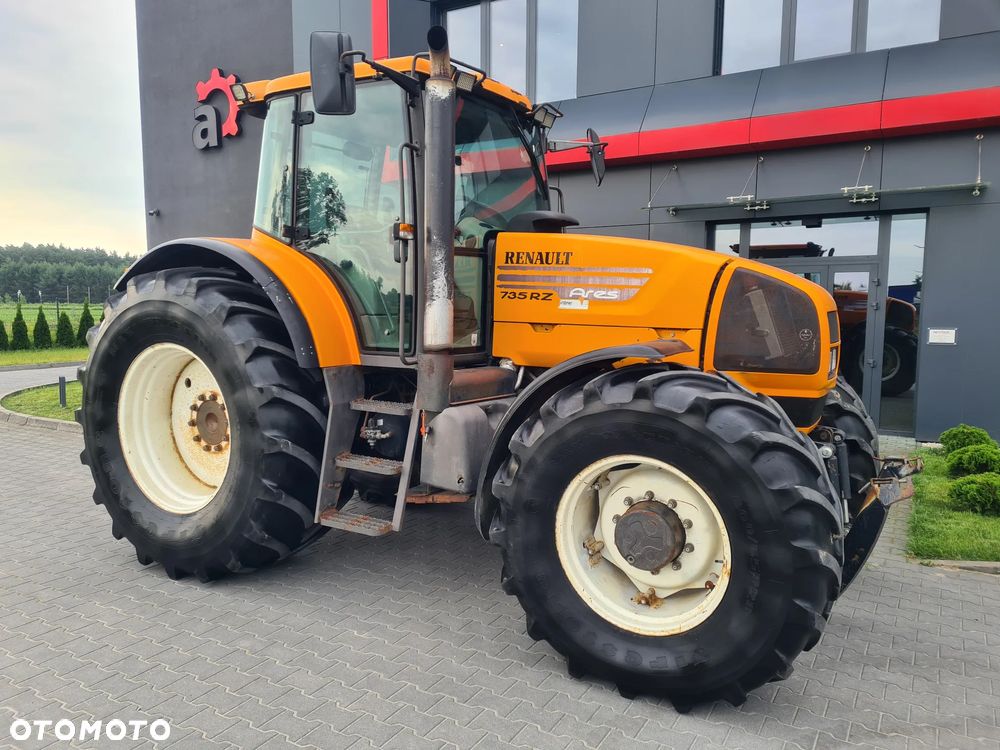 Renault Ares 735 - 3