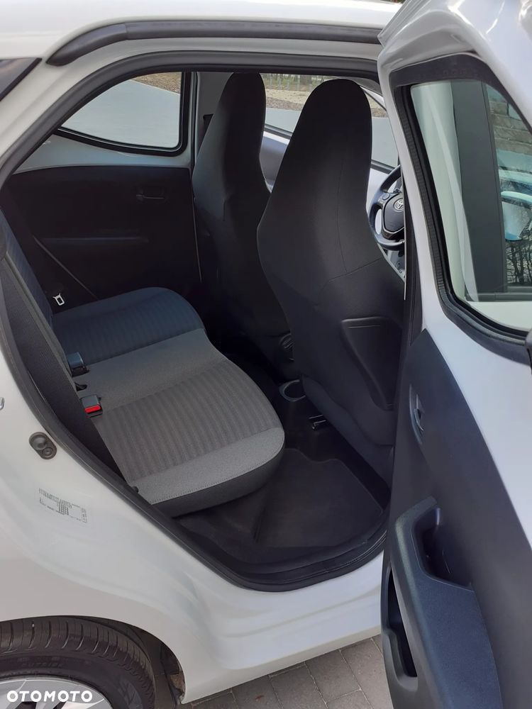 Toyota Aygo x-play connect - 15