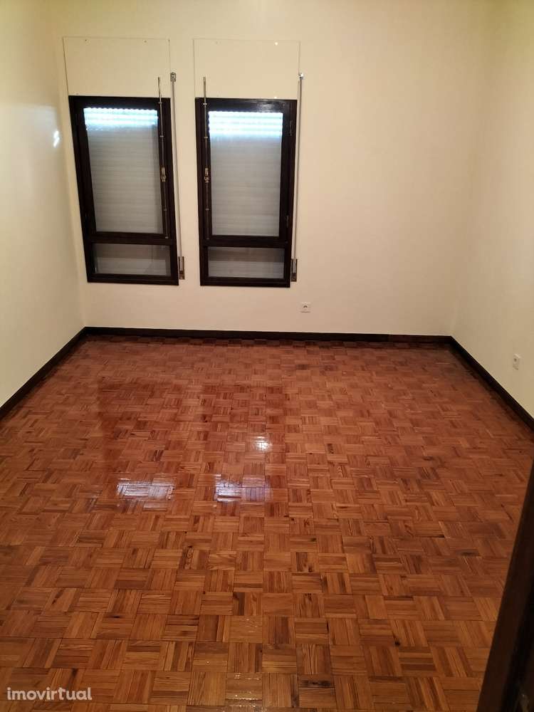 Apartamento com 3 quartos e 1 WC - Grande imagem: 4/12