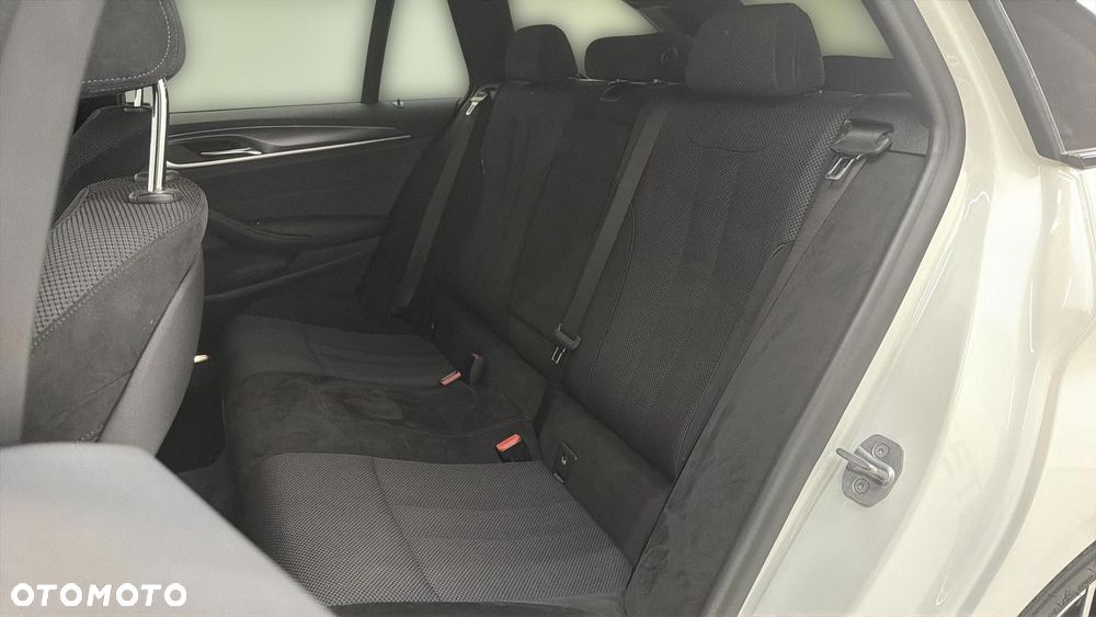 BMW Seria 5 520d xDrive M Sport sport - 17