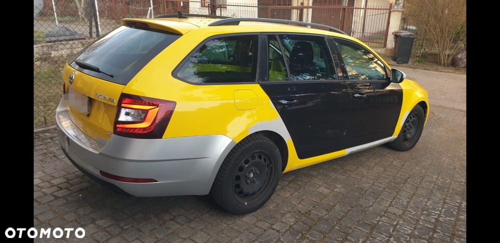 Skoda Octavia 2.0 TDI 4x4 Clever DSG - 3