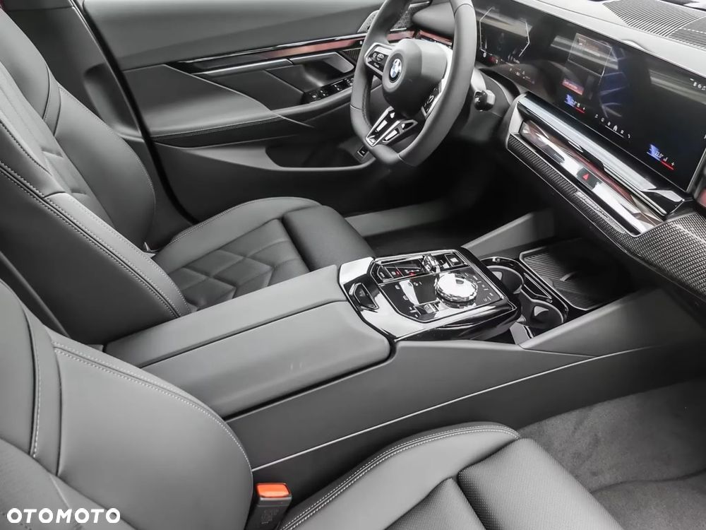 BMW Seria 5 520d xDrive mHEV M Sport - 10