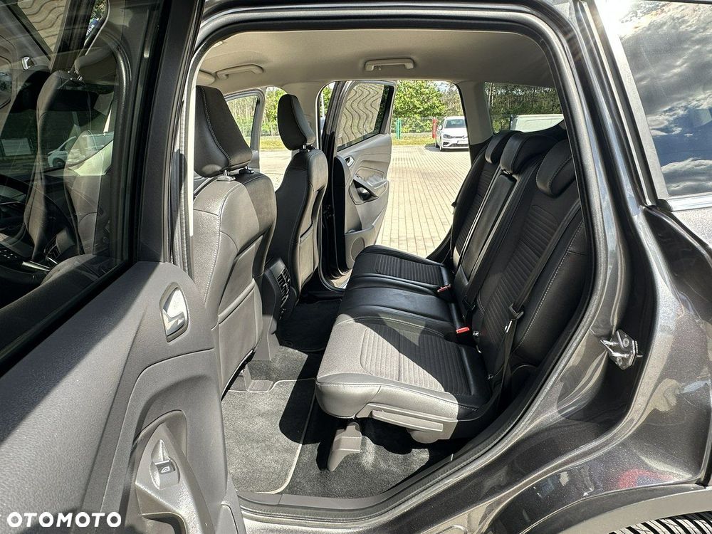 Ford Kuga 1.5 EcoBoost 2x4 Titanium - 12