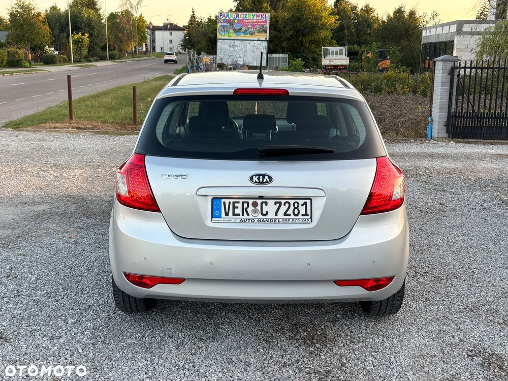 Kia Ceed - 21