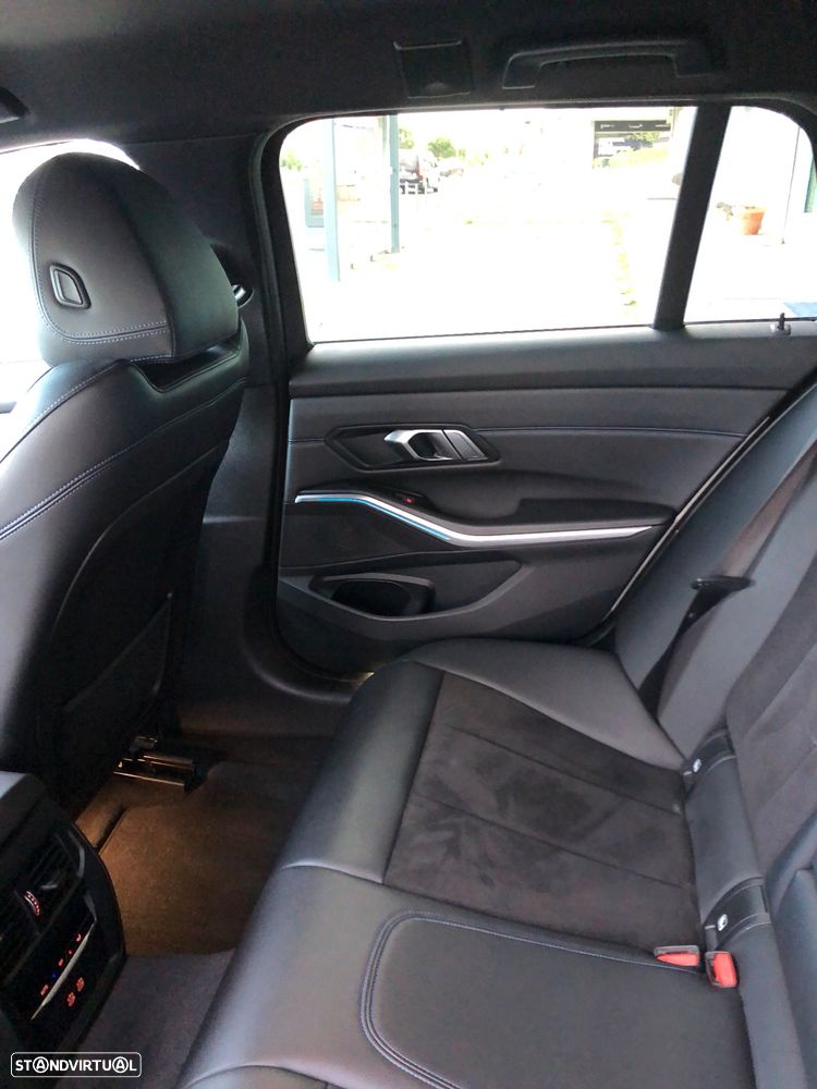 BMW 320 e Pack Desportivo M Auto - 34