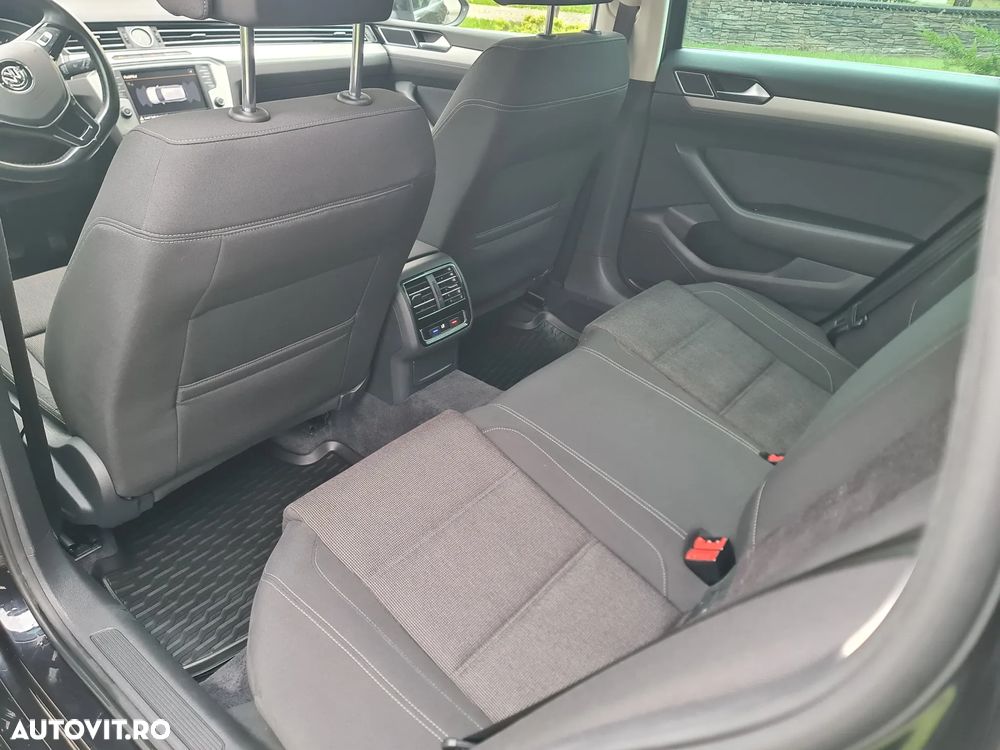 Volkswagen Passat 2.0 TDI (BlueMotion Technology) Comfortline - 30
