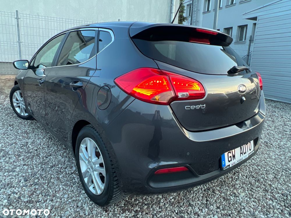 Kia Ceed 1.4 CVVT Dream Team Edition - 11