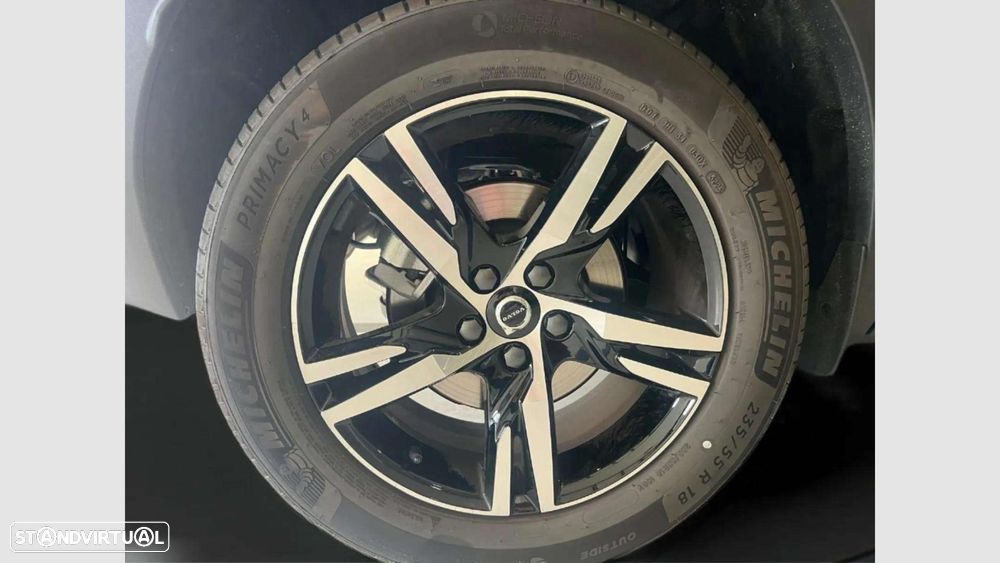 Volvo XC 40 2.0 B3 Plus Dark - 12