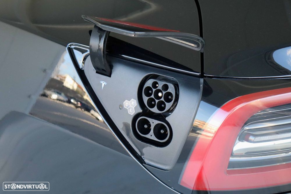 Tesla Model 3 - 10