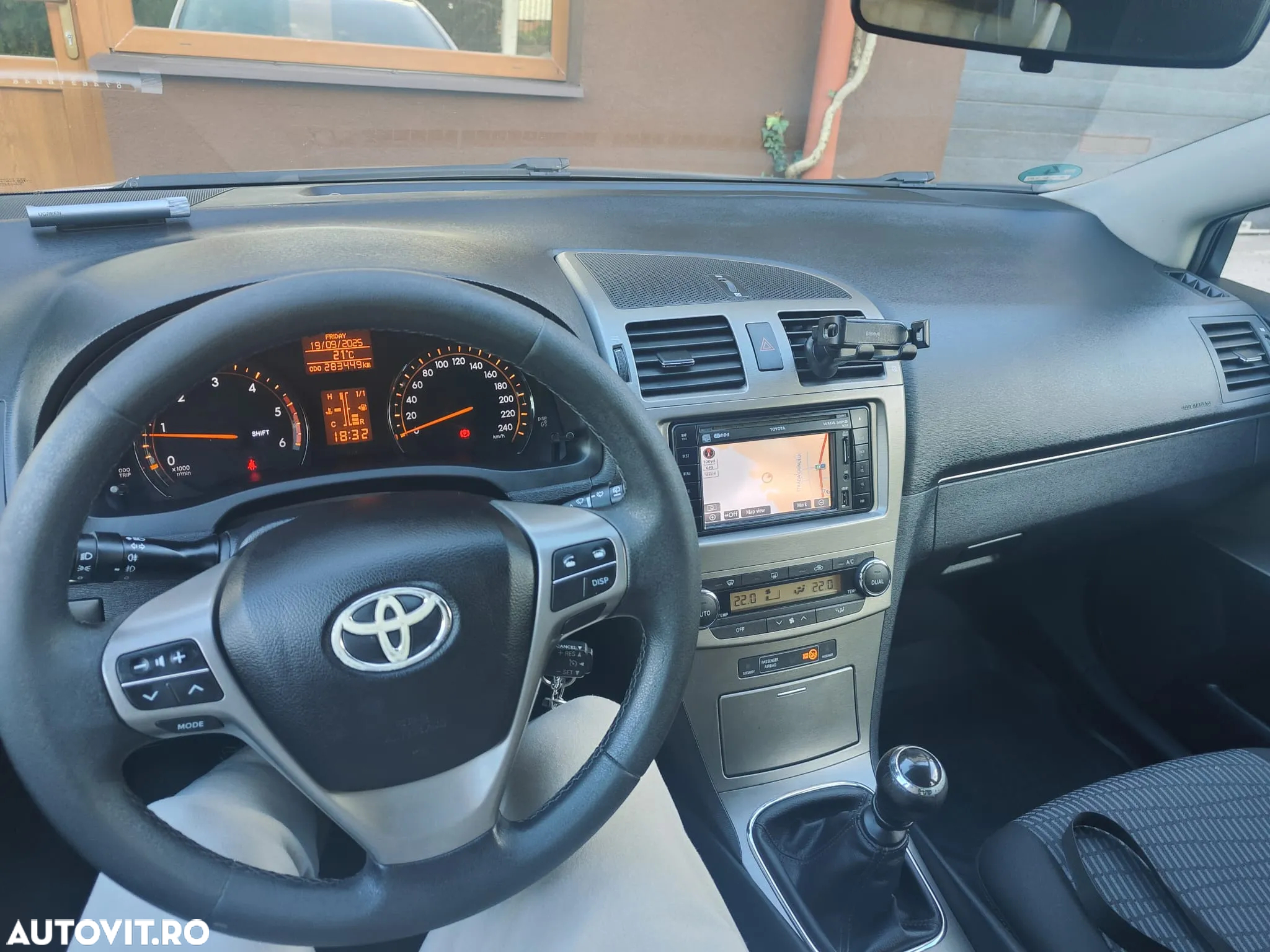 Toyota Avensis - 12