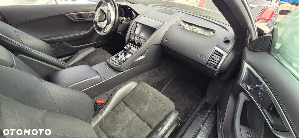 Jaguar F-Type 2.0 Turbo R-Dynamic - 27