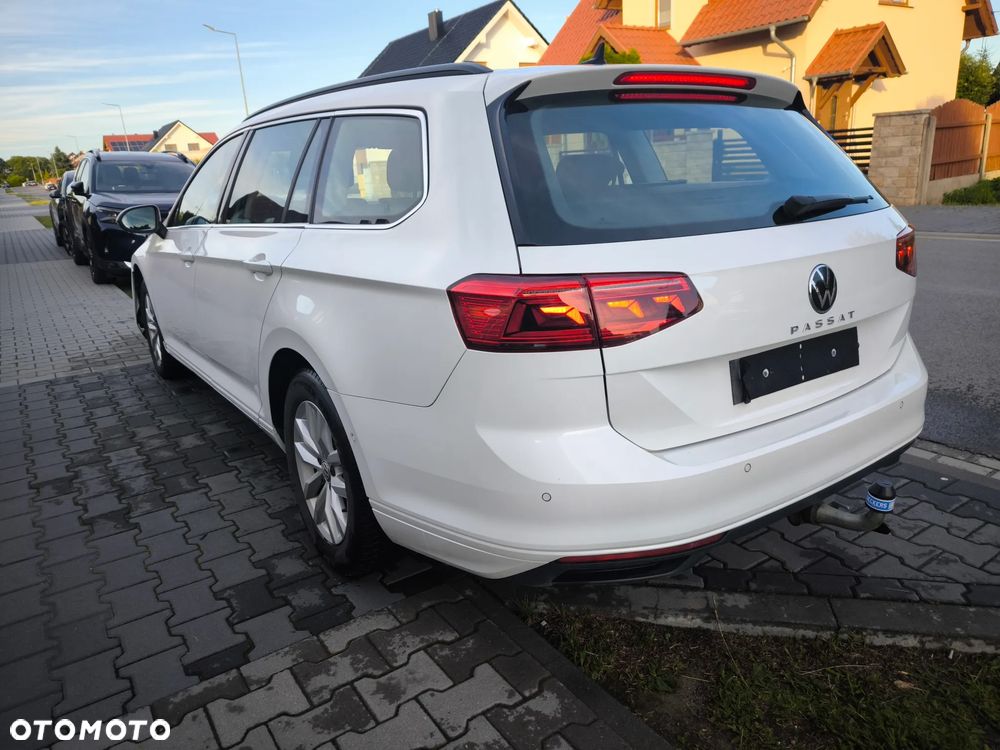 Volkswagen Passat 2.0 TDI SCR DSG Business - 2