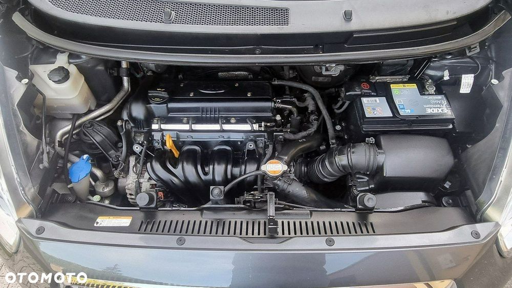 Kia Venga - 10