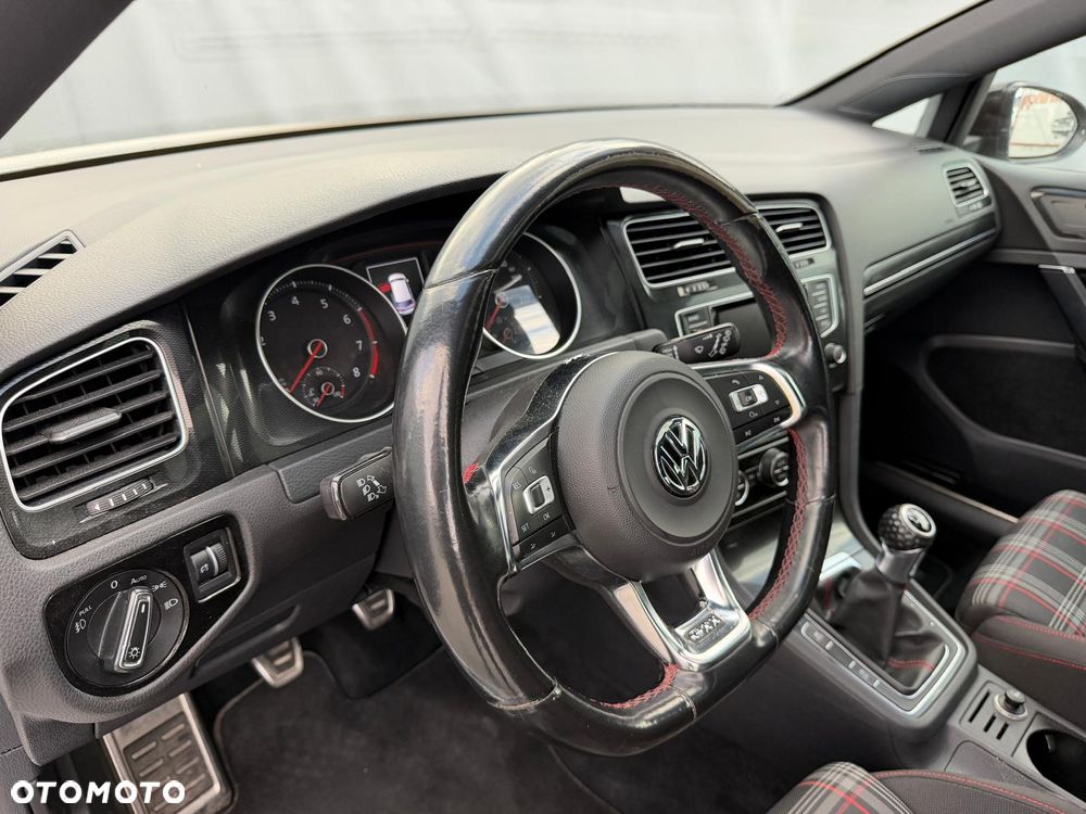 Volkswagen Golf 2.0 TSI BMT GTI - 26