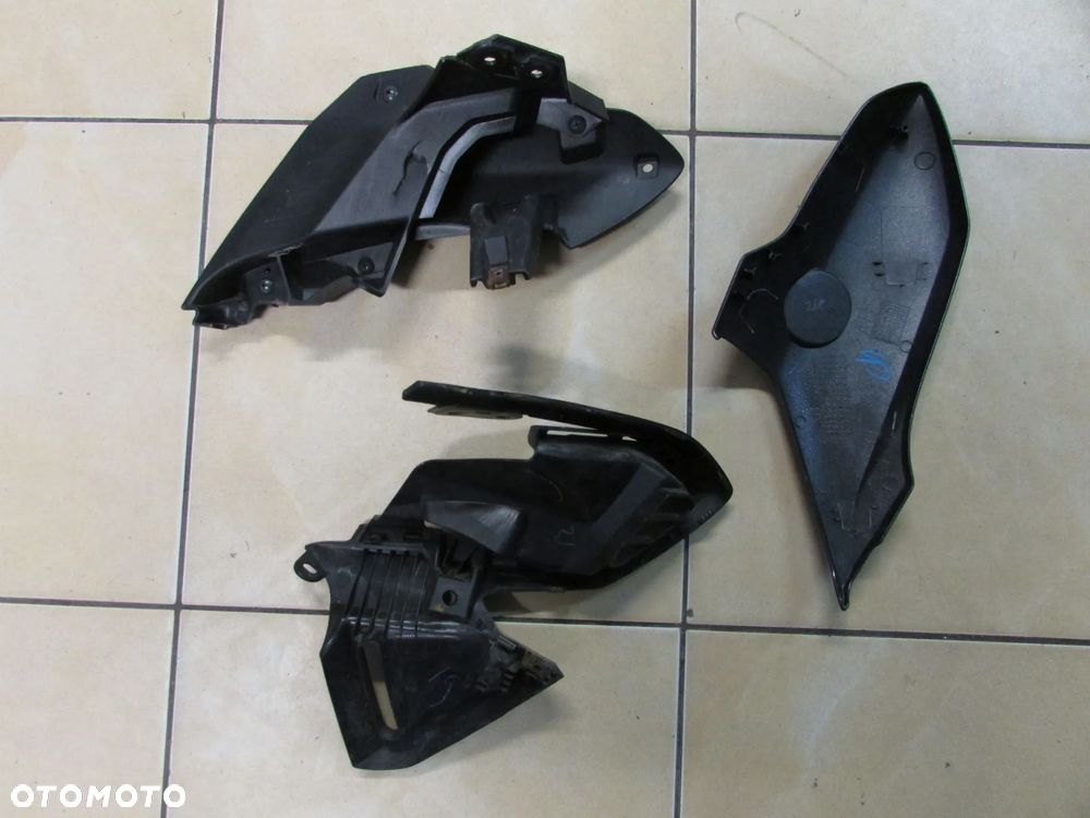 YAMAHA MT-03 2020+ osłona owiewka wlot prawy - 2