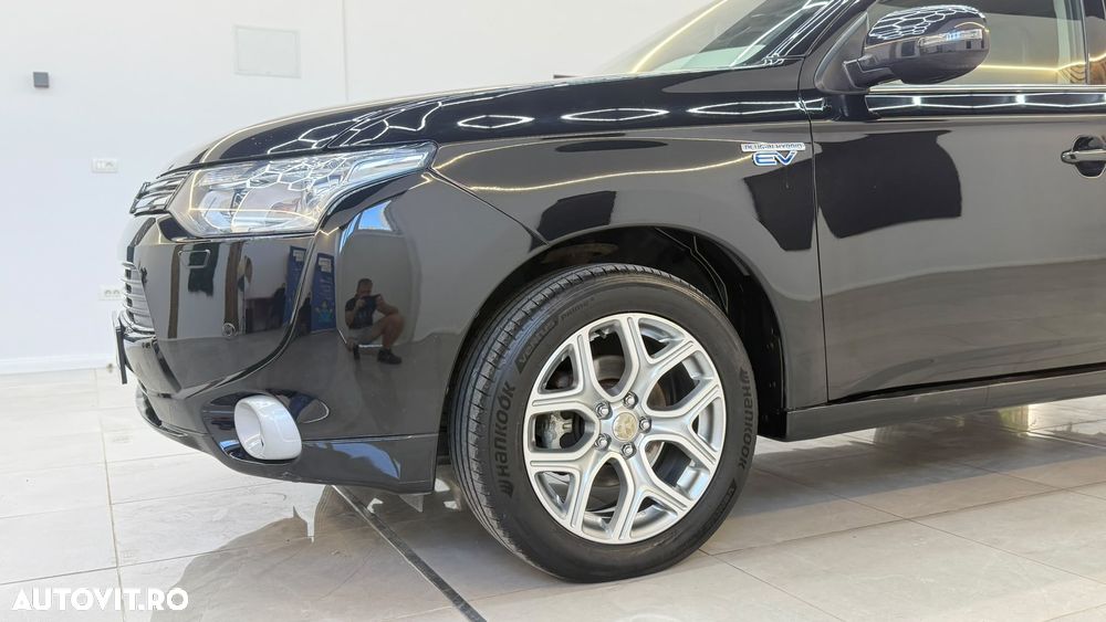 Mitsubishi Outlander - 34