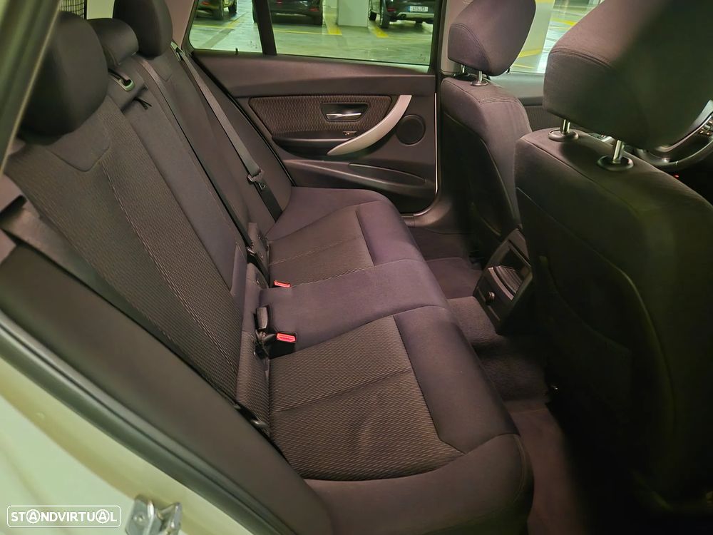 BMW 318 d Auto - 47