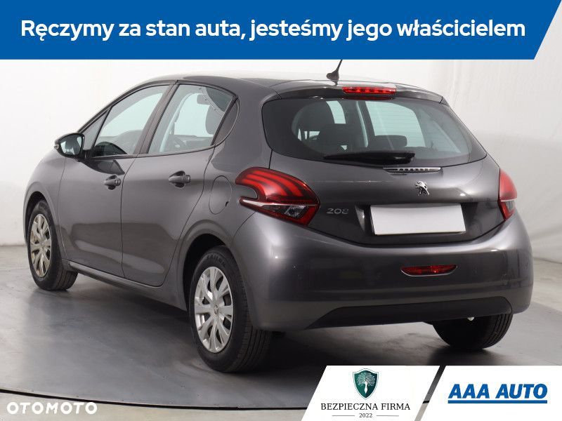 Peugeot 208 - 5