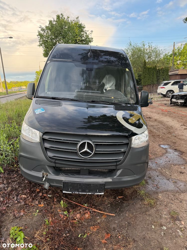 Mercedes-Benz 316 - 1