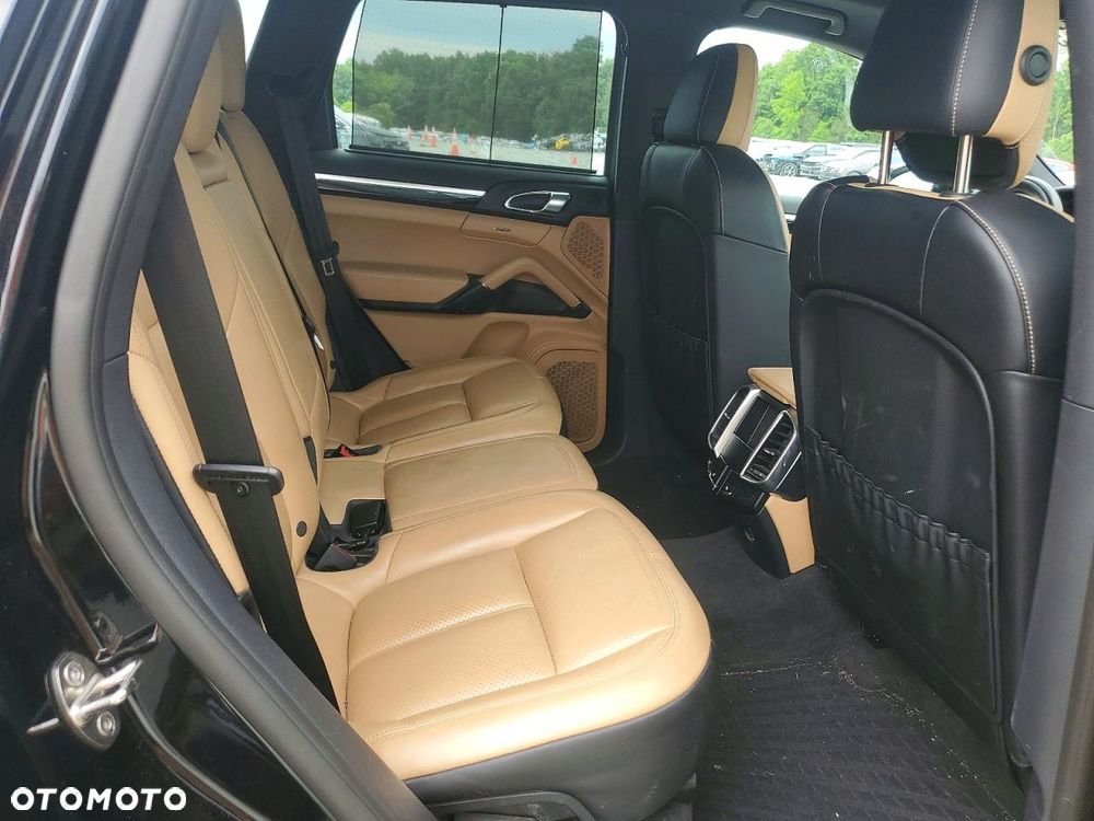 Porsche Cayenne S E-Hybrid Platinum Edition - 12