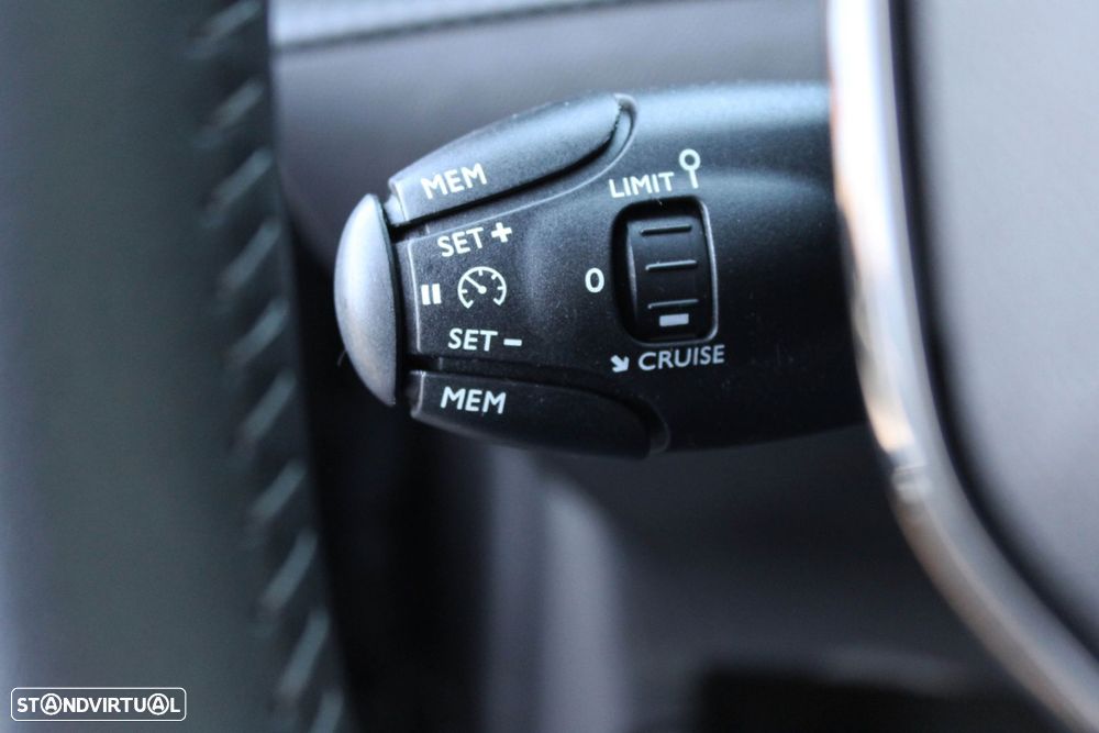 Peugeot 208 1.2 PureTech Active Pack - 9