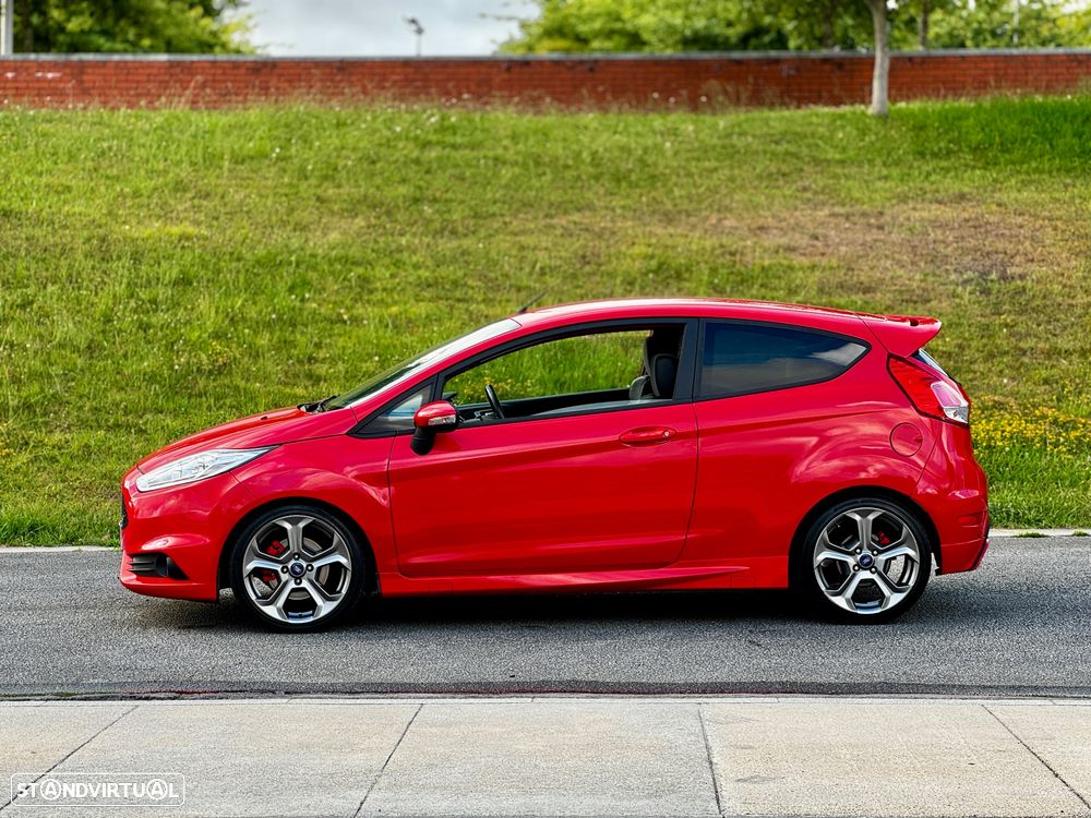 Ford Fiesta 1.6 EcoBoost c/ Pack Pele Desportiva ST - 8