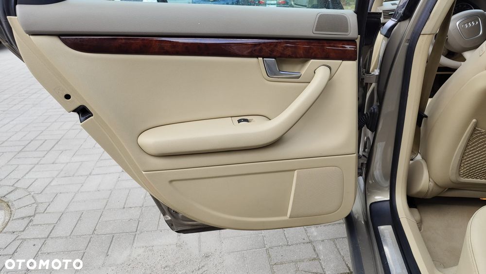 Audi A4 Limousine 2.0 T FSI multitronic - 40
