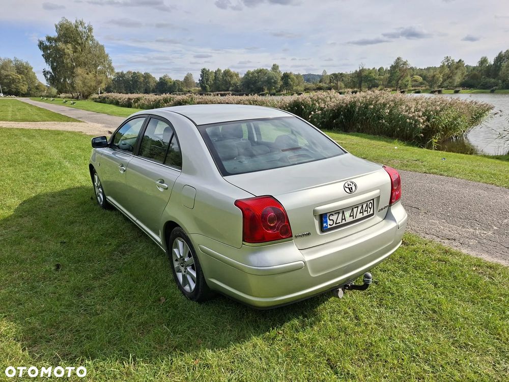 Toyota Avensis 1.8 VVT-i Sol - 10