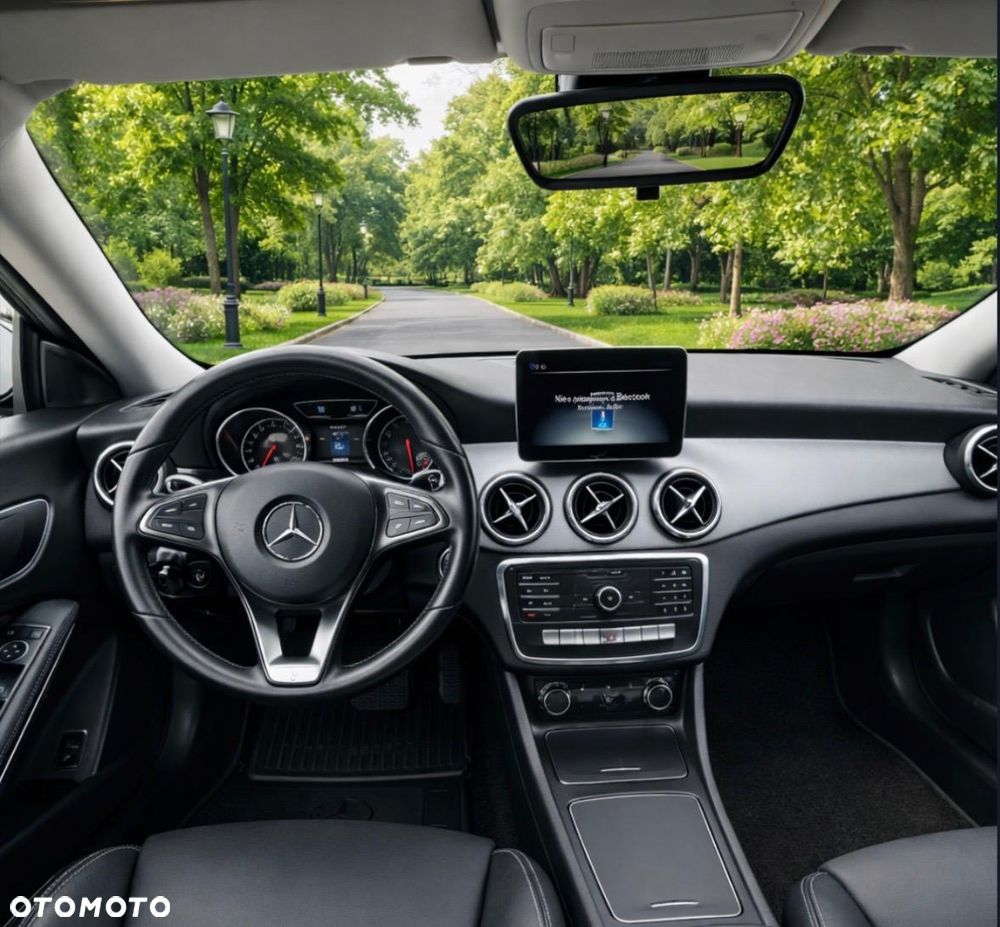 Mercedes-Benz CLA 200 7G-DCT Urban - 6