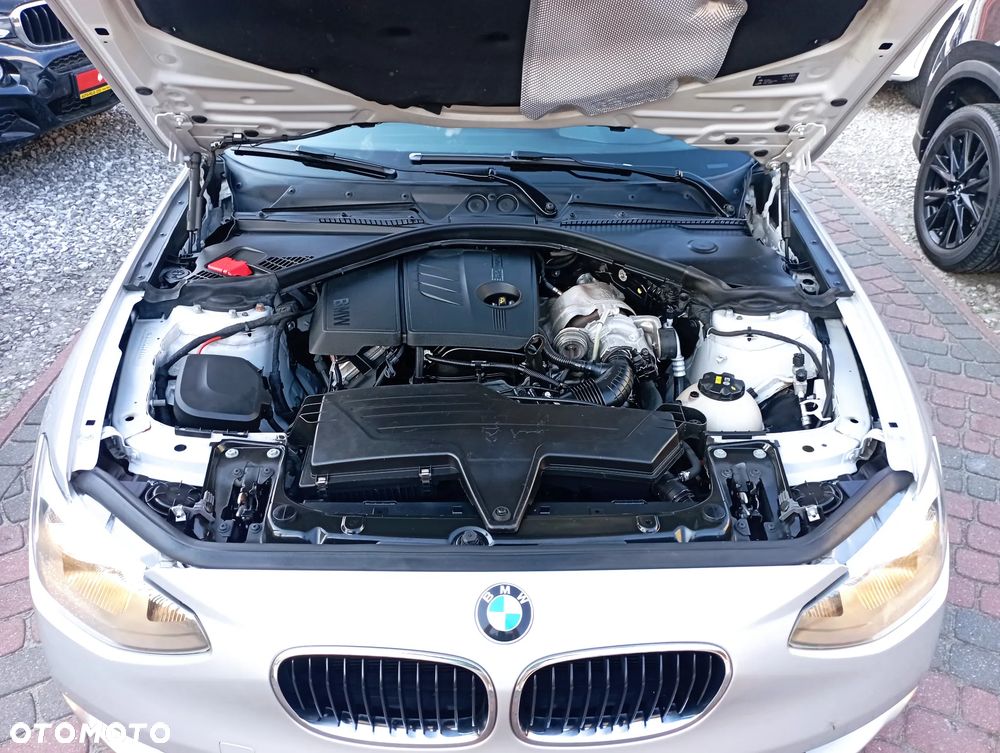 BMW Seria 1 116i - 23